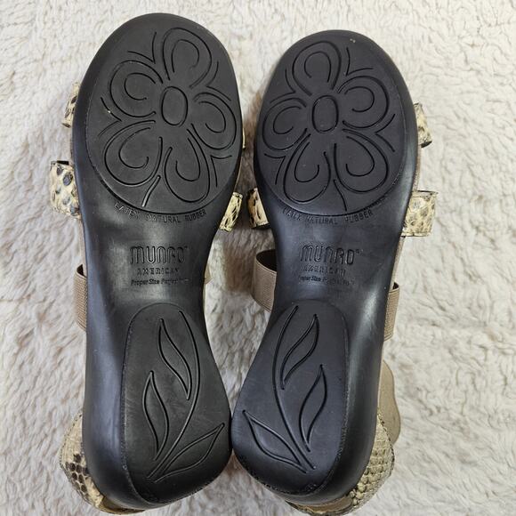 Munro American 6.5 W Zena Khaki Python Snakeskin Print perfect fit. Comfy Granny - Picture 4 of 13